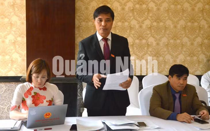 Đại biểu Vũ Văn Diện, Tổ đại biểu huyện Tiên Yên, phát biểu tại Tổ thảo luận.