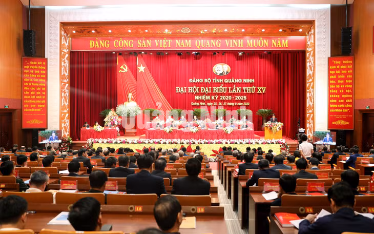 350 đại biểu đại diện cho 20 đảng bộ trực thuộc tỉnh, thay mặt cho trên 102.500 đảng viên trong toàn Đảng bộ tỉnh tham dự Đại hội.