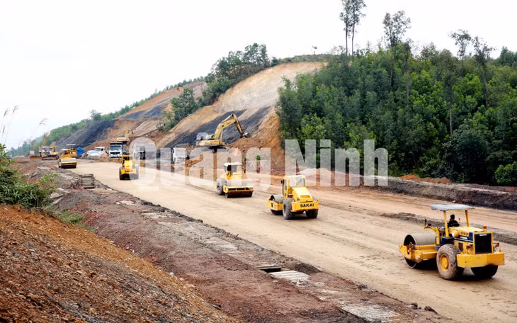Dự án Đường giao thông trục chính đấu nối khu chức năng. Ảnh: Đỗ Phương