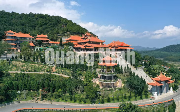 Chùa Cái Bầu nguy nga (2-2020). Ảnh: Đỗ Giang