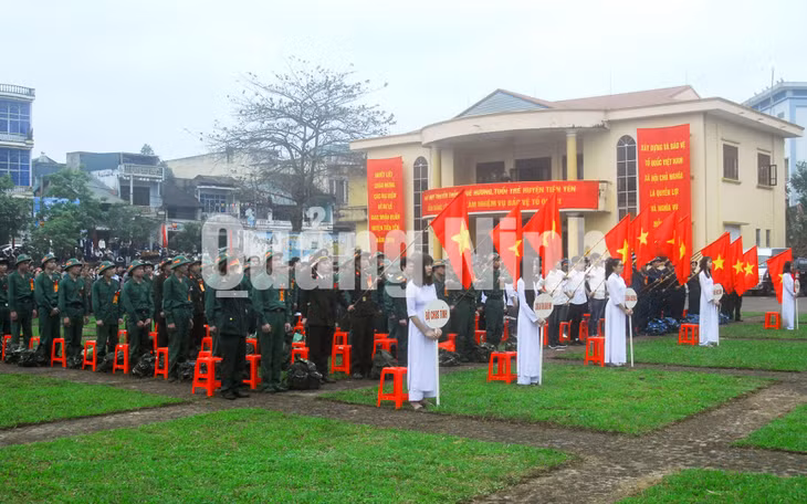 Quang cảnh buổi lễ giao nhận quân huyện Tiên Yên (5-3-2018). Ảnh: Hoàng Giang