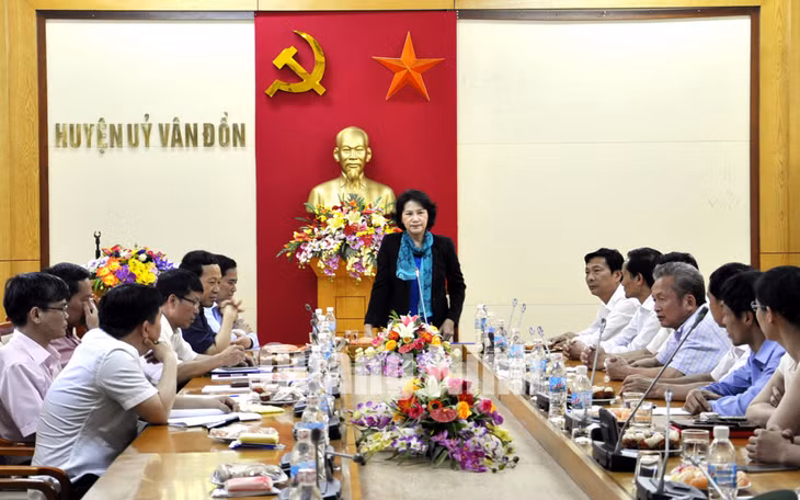 Đồng chí Nguyễn Thị Kim Ngân, Ủy viên Bộ Chính trị, Chủ tịch Quốc hội phát biểu tại buổi làm việc. Ảnh: Hồng Nhung