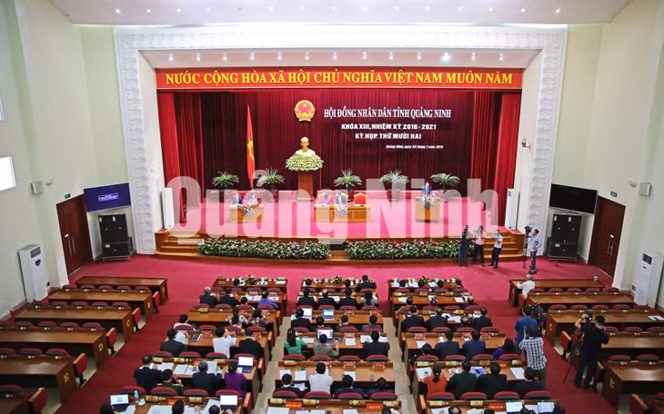 Quang cảnh Kỳ họp thứ 12, HĐND tỉnh khóa XIII (7-2019).
