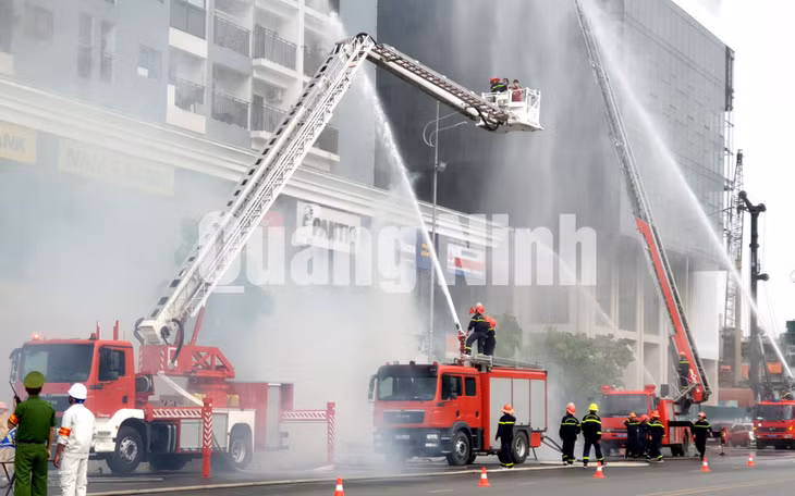 Cảnh sát PCCC&amp;CNCH tỉnh tổ chức diễn tập PCCC (2-2021). Ảnh: Hằng Ngần