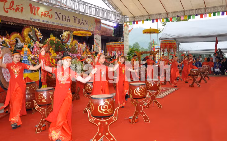 Màn trống hội chào mừng khai hội Thái Miếu nhà Trần (2-2019). Ảnh: Phan Hằng