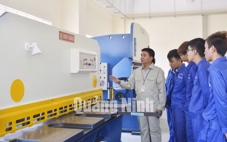 Trường Cao đẳng nghề Việt - Hàn Quảng Ninh (phường Hoành Bồ) ảnh 14