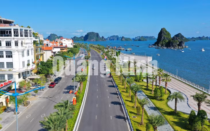 Mặt đường Trần Quốc Nghiễn mở rộng từ 4 lên 6 làn xe với hệ thống điện chiếu sáng, khuôn viên xanh, đẹp (5-2020). Ảnh: Hùng Sơn