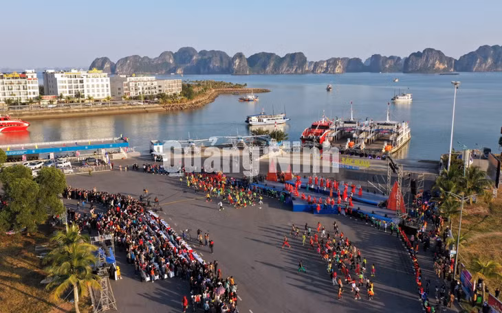 Carnaval mùa Đông – Ngày hội sắc màu Tuần Châu 2021 (1-2021). Ảnh: Minh Hà