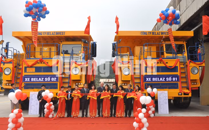 Chạy thử nghiệm xe o tô Belaz 90 tấn động cơ điện - sản phẩm hợp tác với Tập đoàn Belaz - CH Belarus. Ảnh: VMIC