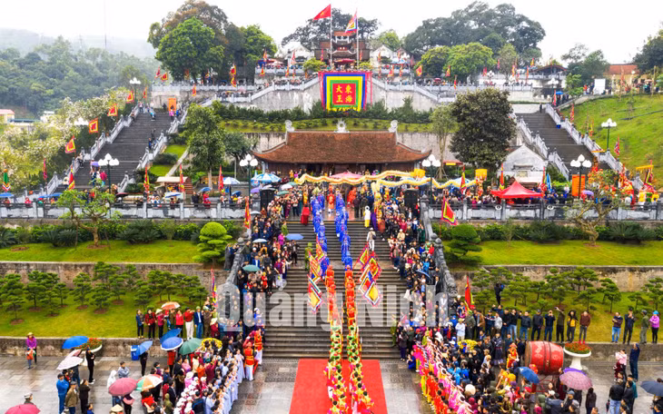 Lễ hội đền Cửa Ông. Ảnh: Nguyễn Thành Chung