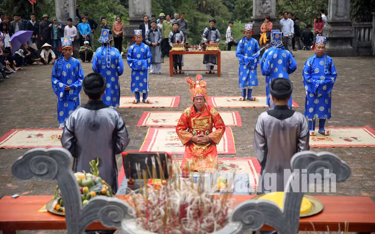 Nghi lễ tế Thần Hoàng Cần tại hội đình Lục Nà (2-2019). Ảnh: Hùng Sơn