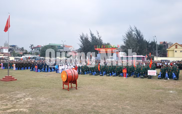 Quang cảnh lễ giao nhận quân tại TX Đông Triều (5-3-2018). Ảnh: Minh Hà