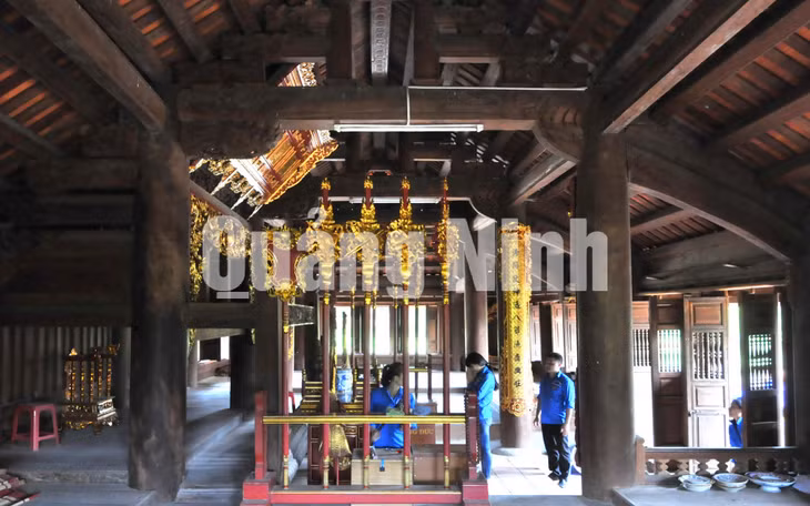 Kiến trúc bên trong Đình Lục Nà (8-2017). Ảnh: Vũ Thị Hằng (CTV)