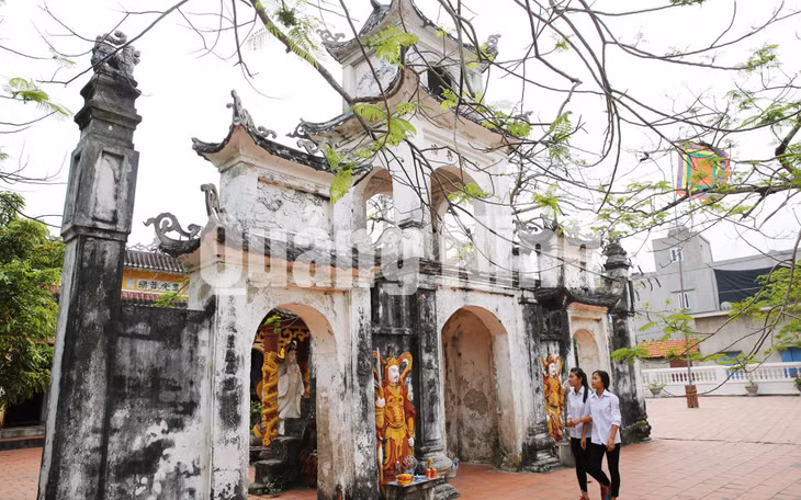 Cụm di tích lịch sử, kiến trúc, nghệ thuật đình, chùa, đền Quan Lạn được Bộ VH-TT (nay là Bộ VH,TT&amp;DL) công nhận là di tích lịch sử, nghệ thuật quốc gia vào năm 1990. Ảnh: Đỗ Phương