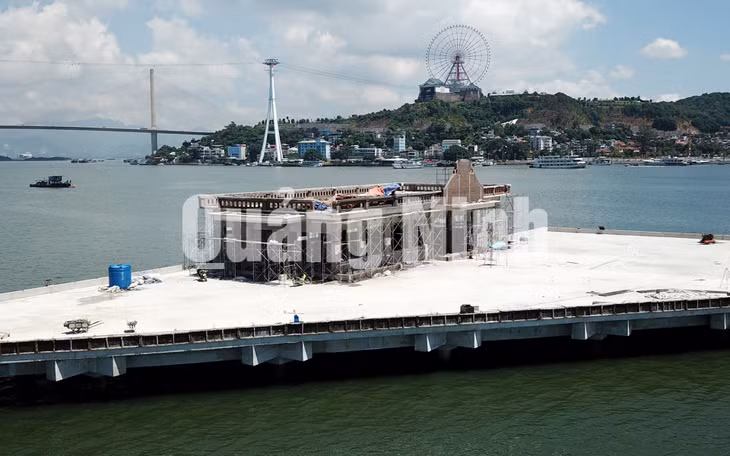 Thi công vùng quay đầu xe và nhà công vụ (9-2018). Ảnh: Đỗ Phương