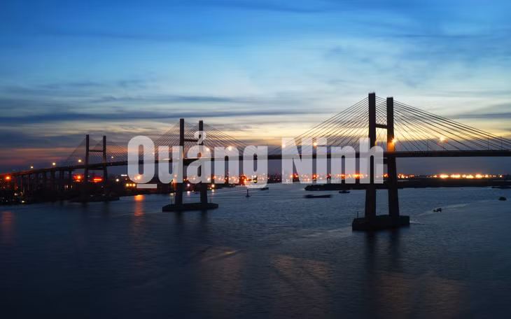 Cầu Bạch Đằng, đầu nối của cao tốc Hạ Long - Hải Phòng (8-2020). Ảnh: Đỗ Phương