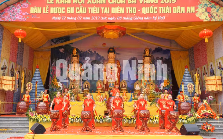 Màn trống hội chào mừng khai hội xuân chùa Ba Vàng 2019. Ảnh: Minh Đức