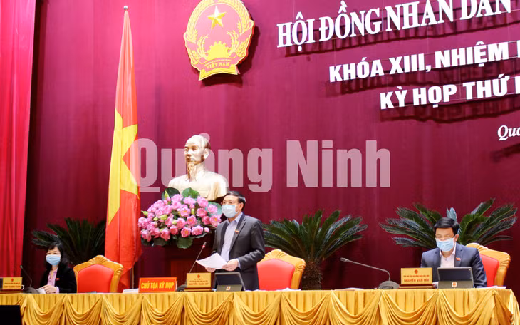 Chủ tọa kỳ họp điều hành phiên thảo luận tại kỳ họp (3-2020). Ảnh: Thu Chung