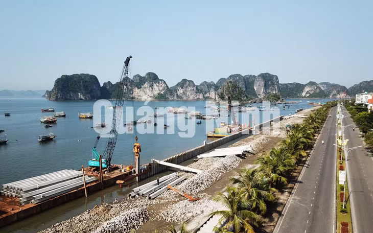Dự án có chiều dài 4,7km, mặt đường được nâng cấp từ 4 lên 6 làn xe (9-2019). Ảnh: Đỗ Phương