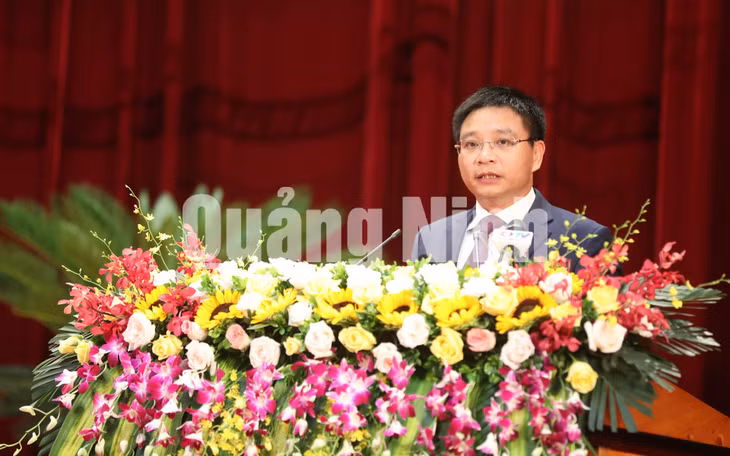 Đồng chí Nguyễn Văn Thắng, Phó Bí thư Tỉnh ủy, Chủ tịch UBND tỉnh, phát biểu tại kỳ họp (7-2020). Ảnh: Đỗ Phương