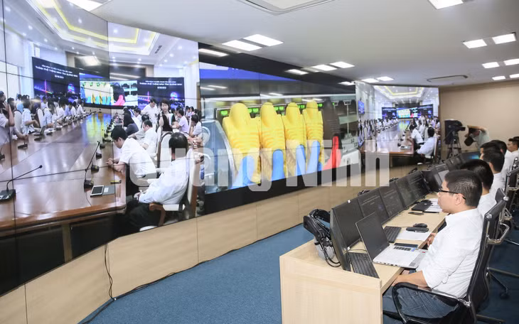 Quang cảnh tại Trung tâm Điều hành thành phố tỉnh Quảng Ninh (8-2019). Ảnh: Đỗ Phương