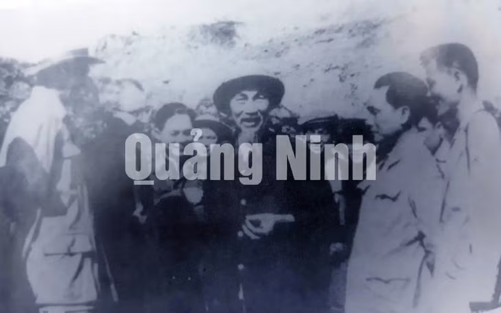 Chủ tịch Hồ Chí Minh nói chuyện với cán bộ, công nhân mỏ Đèo Nai (30-3-1959).