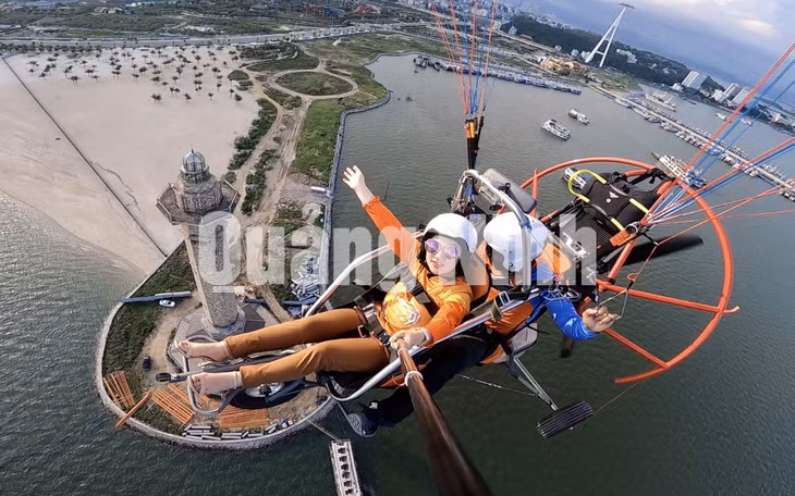 Chinh phục bầu trời (1-2021). Ảnh: Đỗ Phương