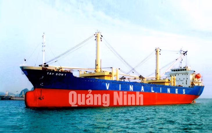 Tàu 12.500 tấn sản phẩm truyền thống của Công ty.