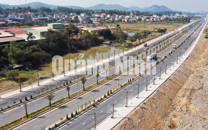 Đường nối KCN Cái Lân, qua KCN Việt Hưng với cao tốc Hạ Long - Vân Đồn (2-2021). Ảnh: Đỗ Phương