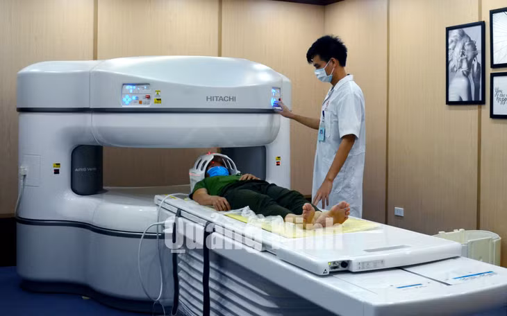 Chụp cắt lớp vi tính cho bệnh nhân tại Bệnh viện Đa khoa Khu vực Móng Cái (Cơ sở 2) (10-2020). Ảnh: Nguyễn Hoa