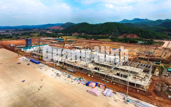 Thi công Cảng Hàng không quốc tế Quảng Ninh (1-2018). Ảnh: Hùng Sơn