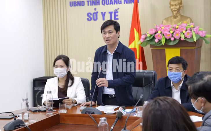Chủ tịch UBND tỉnh Nguyễn Tường Văn phát biểu chỉ đạo tại cuộc họp trực tuyến với các địa phương trong tỉnh (1-2021). Ảnh: Minh Hà