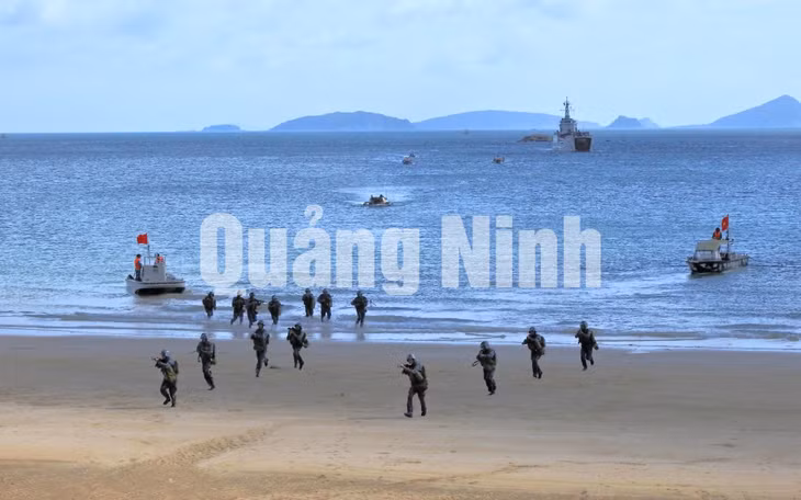 Cán bộ, chiến sĩ Lữ đoàn Hải quân 147 huấn luyện diễn tập (8-2020). Ảnh: Lưu Linh.