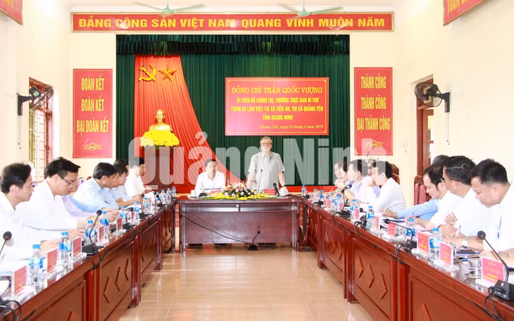 Đồng chí Trần Quốc Vượng, Ủy viên Bộ Chính trị, Thường trực Ban Bí thư T.Ư Đảng phát biểu tại buổi làm việc tại TX Quảng Yên (4-2019). Ảnh: Mạnh Trường