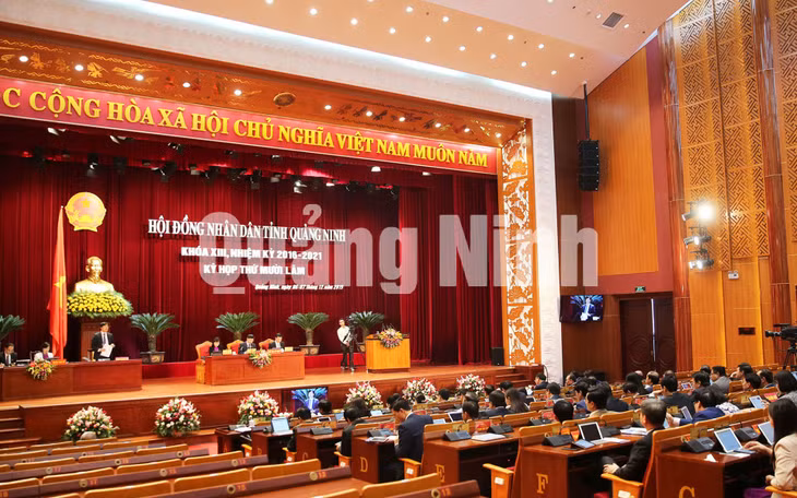Quang cảnh phiên chất vấn và trả lời chất vấn tại kỳ họp thứ 15, HĐND Khóa XIII, nhiệm kỳ 2016-2021 (12-2019). Ảnh: Hùng Sơn