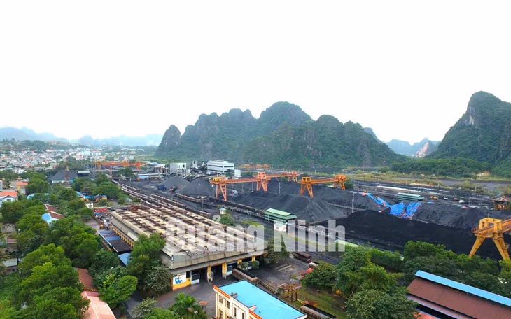 Toàn cảnh Nhà máy Tuyển than Nam Cầu Trắng. Ảnh: Khánh Giang