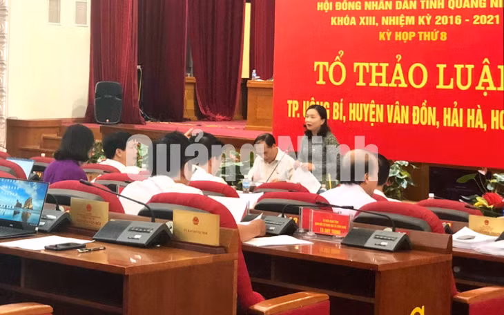 Các đại biểu thảo luận tại Tổ thảo luận TP Uông Bí, huyện Vân Đồn và huyện Hải Hà (7-2018). Ảnh: Hùng Sơn