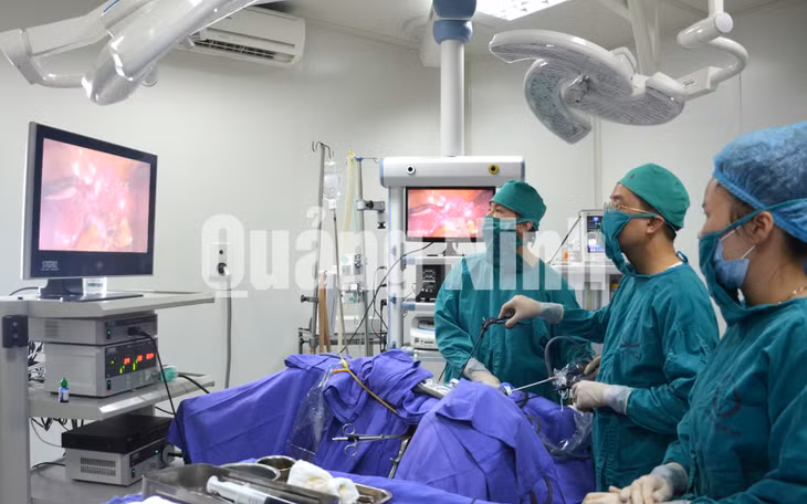 Phẫu thuật nội soi vô sinh. Ảnh: Nguyễn Hoa