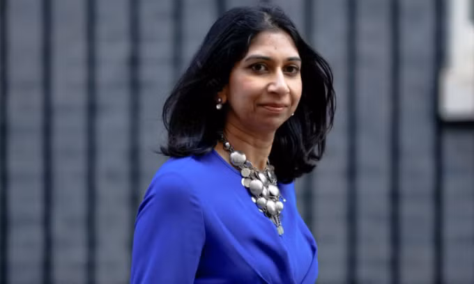 Bà Suella Braverman tại phố Downing, London, Anh, hôm 23/3. Ảnh: Reuters.