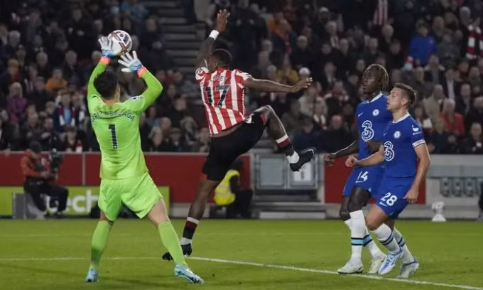 Brentford chơi hay hơn và tạo ra nhiều cơ hội hơn dù gặp đối thủ mạnh. Ảnh: AP.
