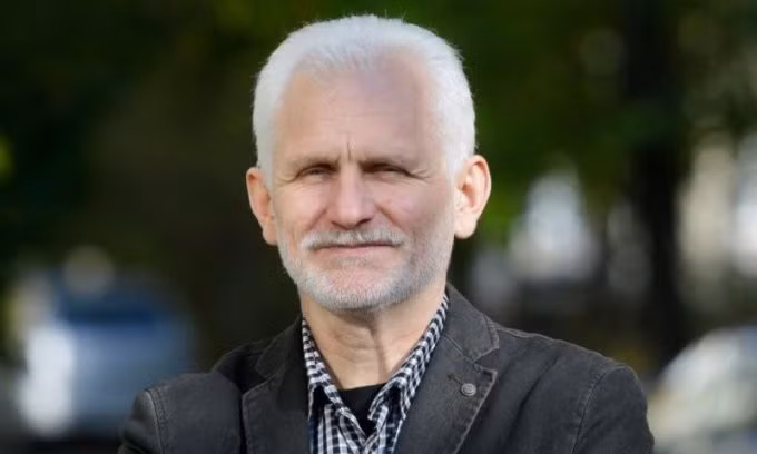 Nhà hoạt động nhân quyền Ales Bialiatski. Ảnh: Twitter/NobelPrize.