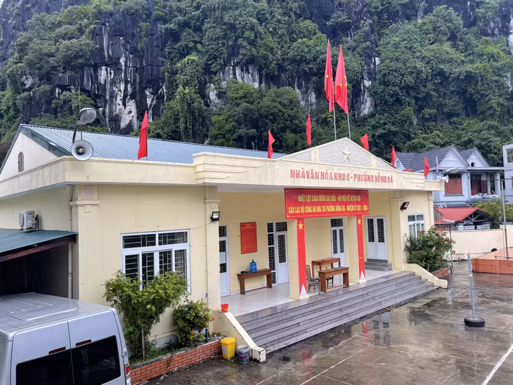 Hệ thống loa truyền thanh tại Nhà văn hóa khu 6 (phường Hồng Hà, TP Hạ Long) luôn đáp ứng tốt yêu cầu công tác thông tin, tuyên truyền.
