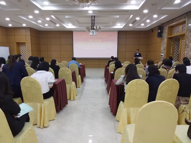Ông Vũ Quang Trực - Phó Giám đốc Sở LĐ,TB và XH phát biểu khai mạc lớp tập huấn