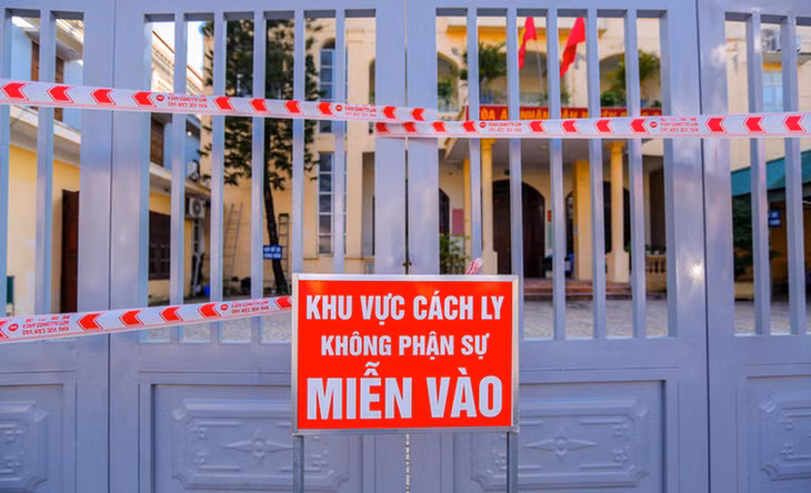 Hà Nội: Phát hiện thêm 5 ca dương tính SARS-CoV-2 là cán bộ công an, tòa án ở Quốc Oai - Ảnh 1.
