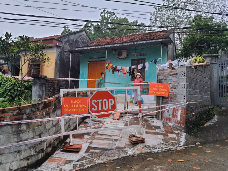 Ngôi nhà có 2 trường hợp F1 cách ly.