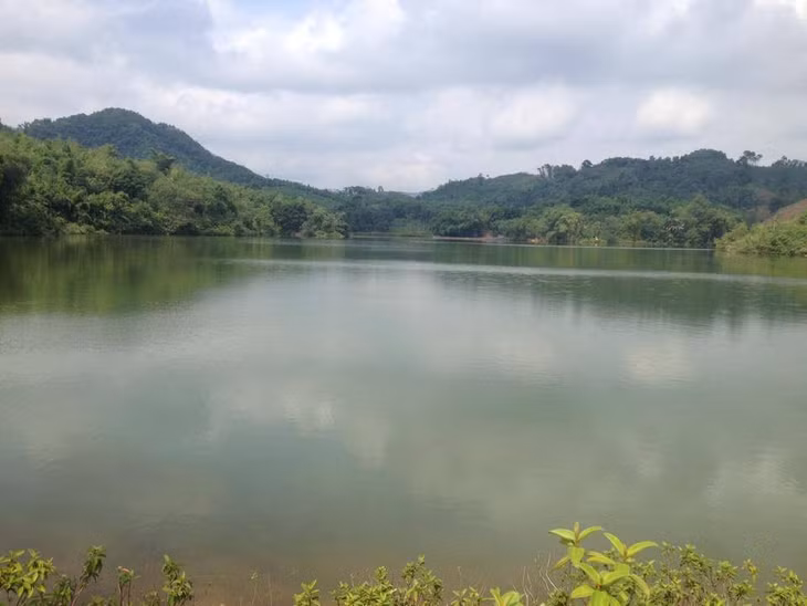 Không gian và thiên nhiên hồ Chóp Dù