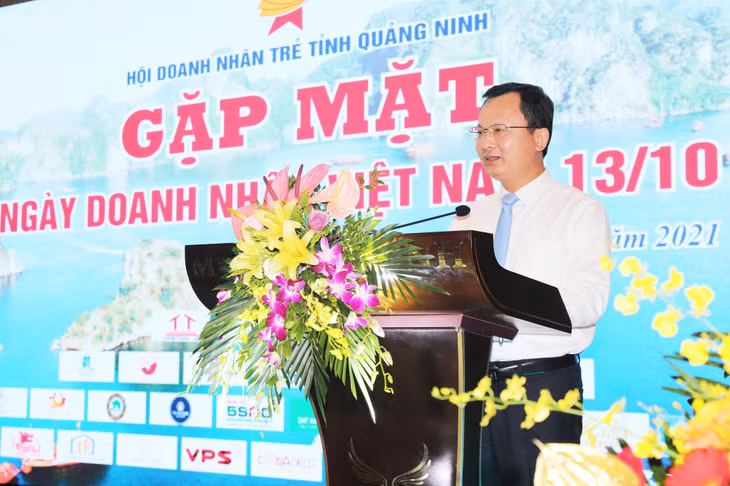 Đồng chí Cao Tường Huy, Phó Chủ tịch Thường trực UBND tỉnh phát biểu tại buổi gặp mặt.