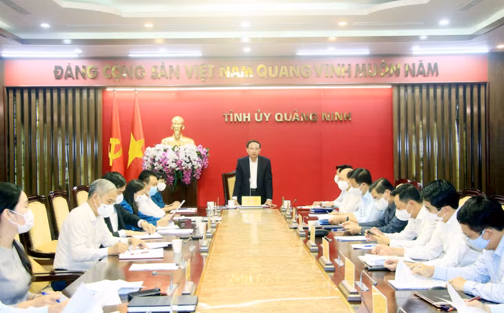 Đồng chí Nguyễn Xuân Ký, Ủy viên Trung ương Đảng, Bí thư Tỉnh ủy, Chủ tịch HĐND tỉnh, phát biểu kết luận.
