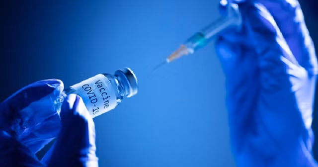 Người có tiền sử bị sốc phản vệ, muốn tiêm vaccine COVID-19 cần phải được tư vấn của bác sĩ Dị ứng.