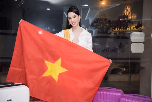 Ai Nhi mang hon 80 kg hanh ly len duong du thi Miss Intercontinental hinh anh 2